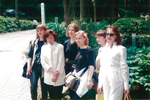 鎌倉ハイキングでの日本語教室生徒や留学生（2000）