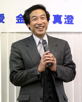講演中の金田一真澄先生
