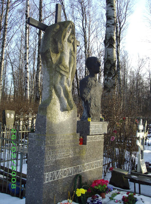 ボゴスロフスコエ墓地のムラヴィンスキー氏の墓