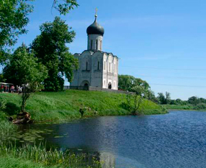 ボゴリューボヴァ村にある、アンドレイが建てたネルリ河畔のポクロヴァ聖堂
