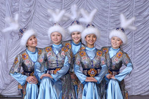 キルギス民族舞踊団「シャティック」