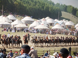 キルギス・キルチン渓谷の騎馬軍団